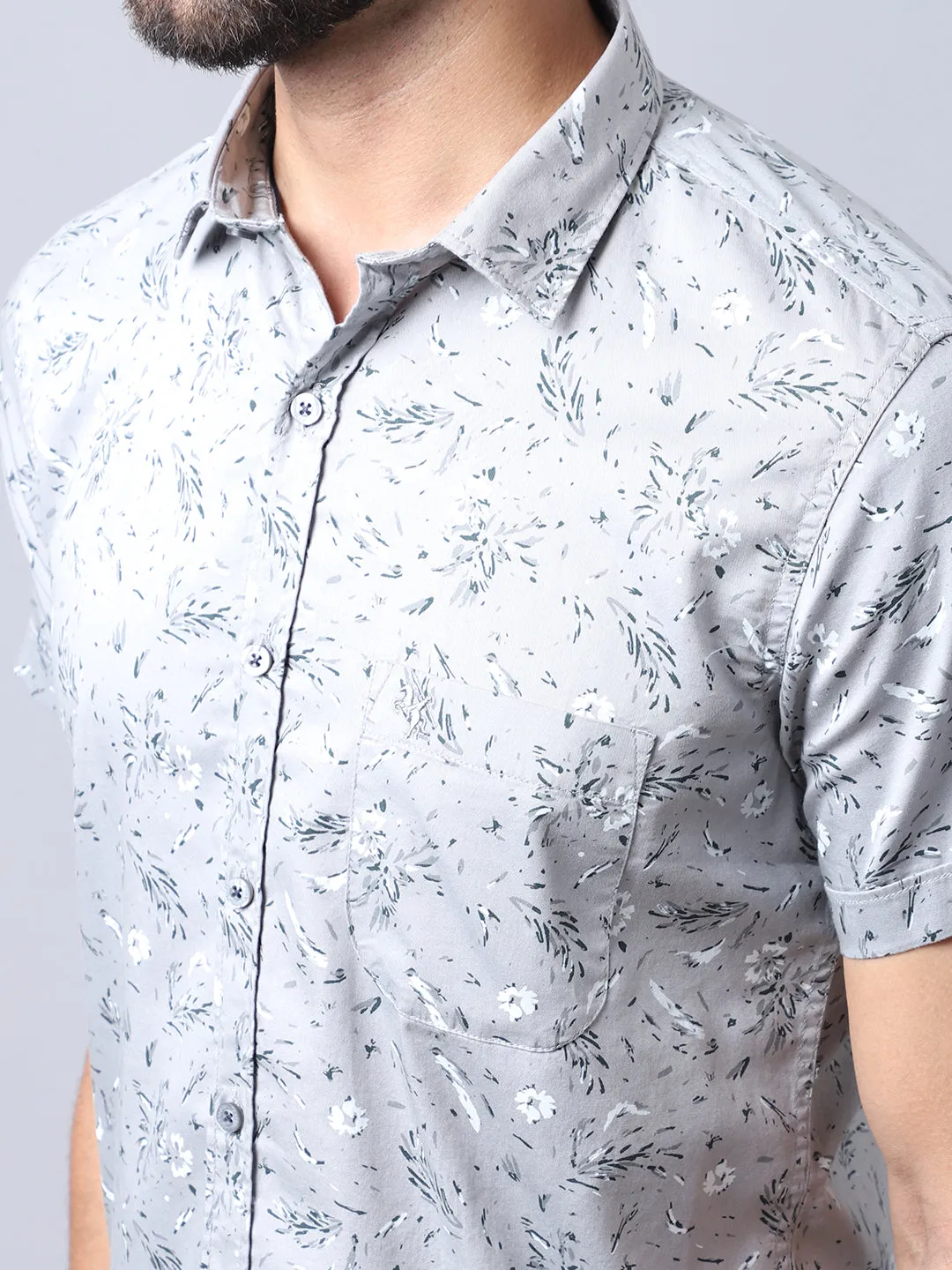 Men's Light Grey Casual Floral Print Half Sleeve Shirt